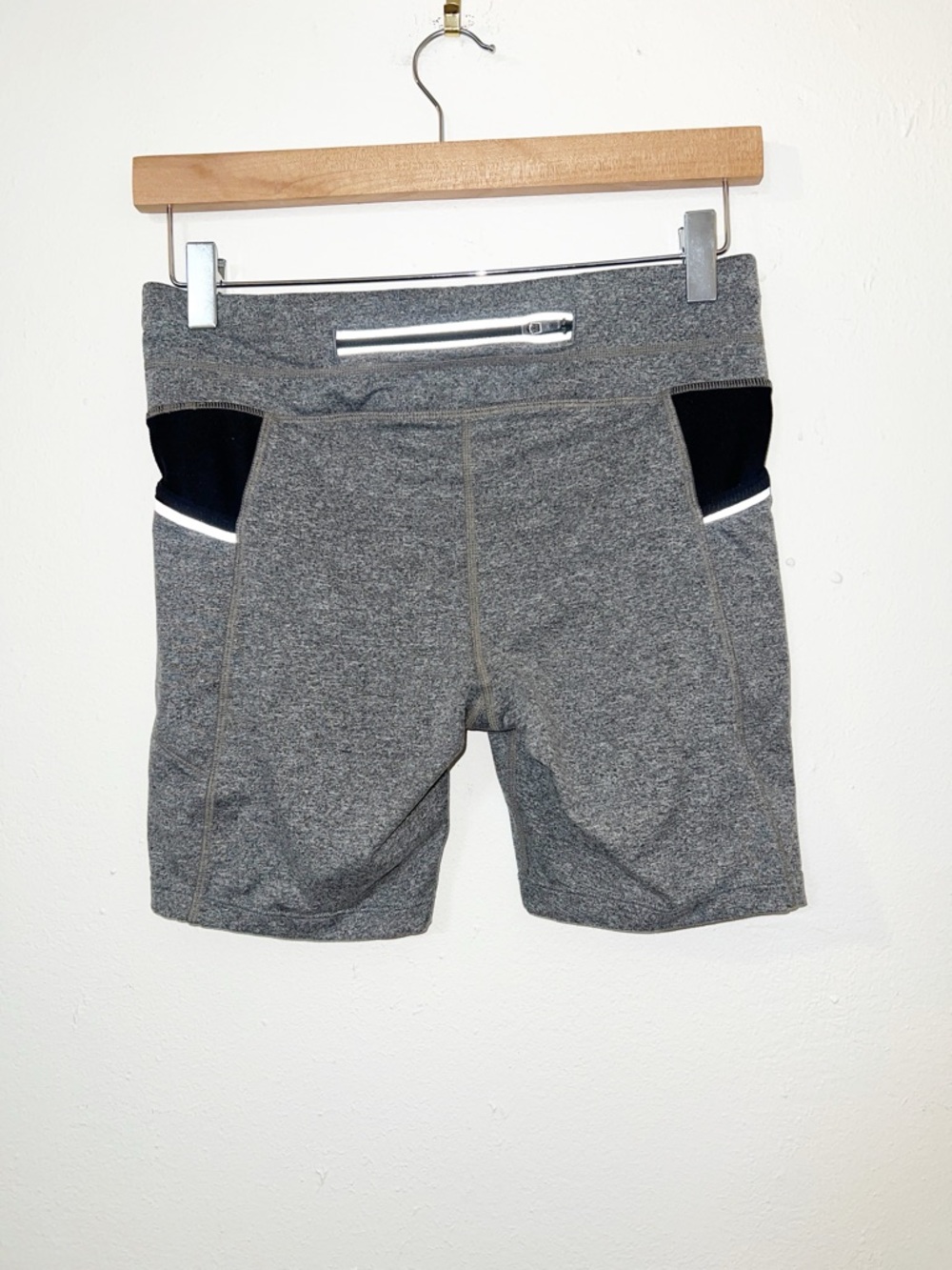 Athleta Heather gray black zipper and side phone pocket high rise biker shorts - Picture 5 of 11